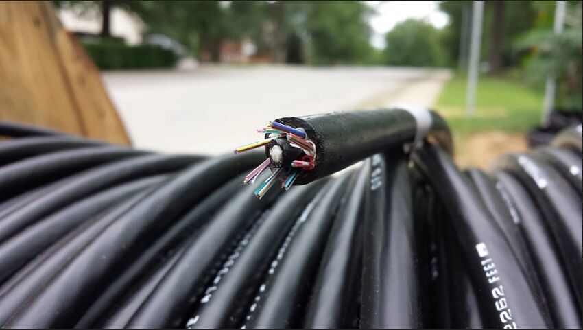 Duct fiber optic cable.jpg